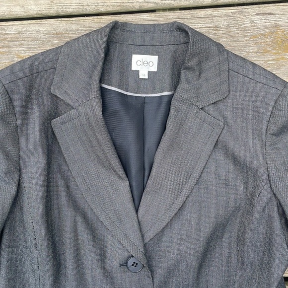 Cleo 2 piece Skirt Set Made In Canada - Picture 3 of 11